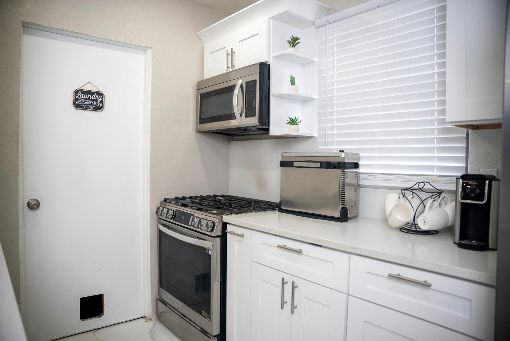 Stunning Modern Home In Tampa With Pool - Just 5 Minutes From Airport! Buitenkant foto