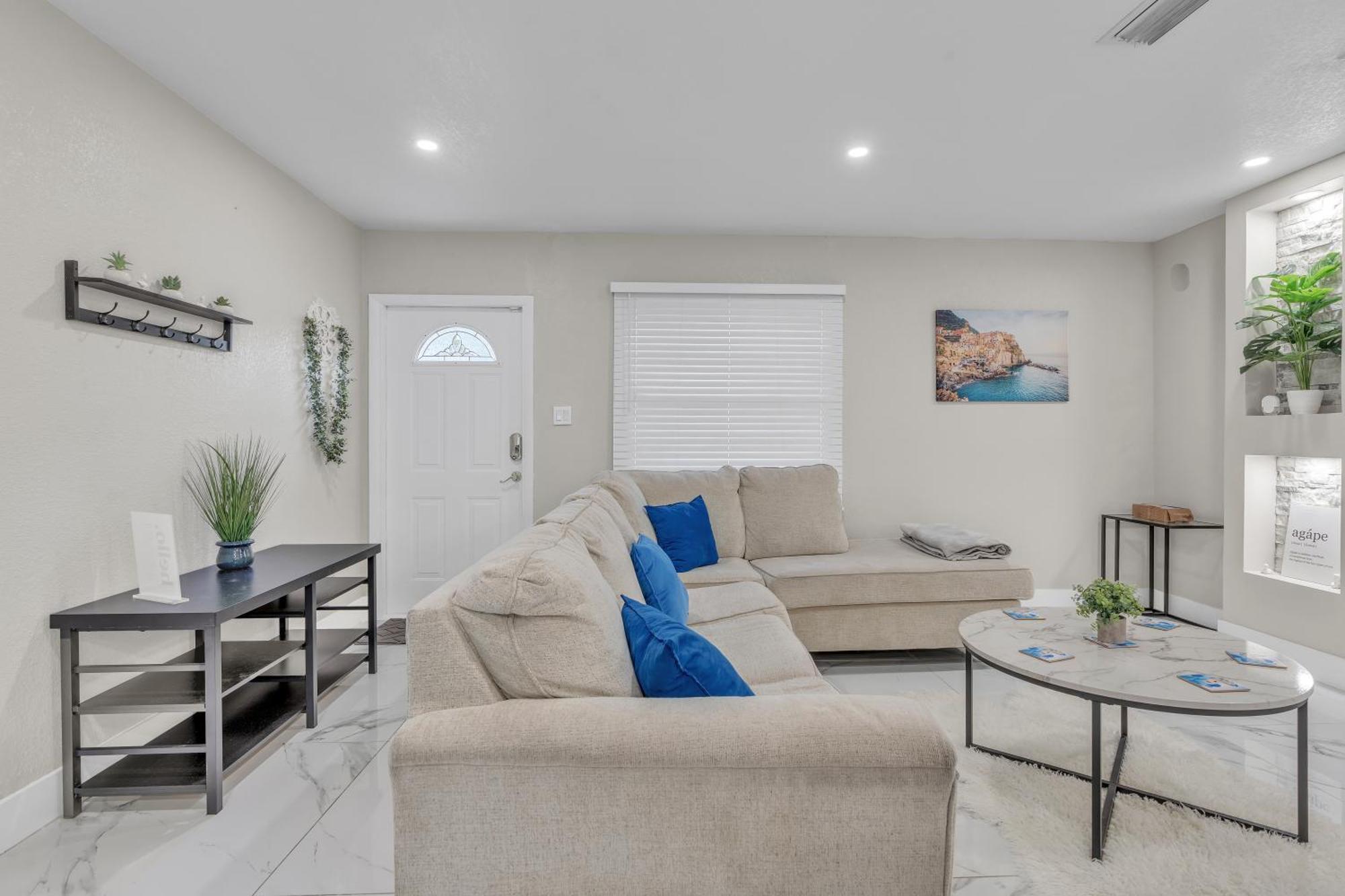 Stunning Modern Home In Tampa With Pool - Just 5 Minutes From Airport! Buitenkant foto