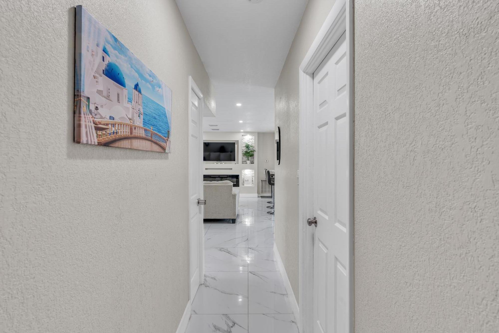 Stunning Modern Home In Tampa With Pool - Just 5 Minutes From Airport! Buitenkant foto